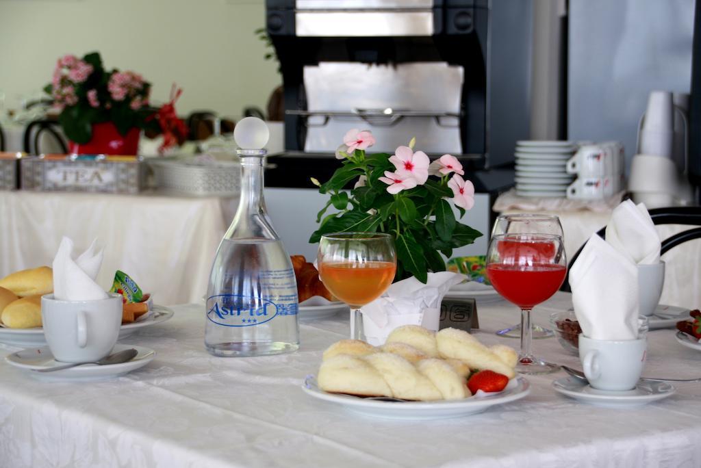 Hotel Astrid Cervia Luaran gambar