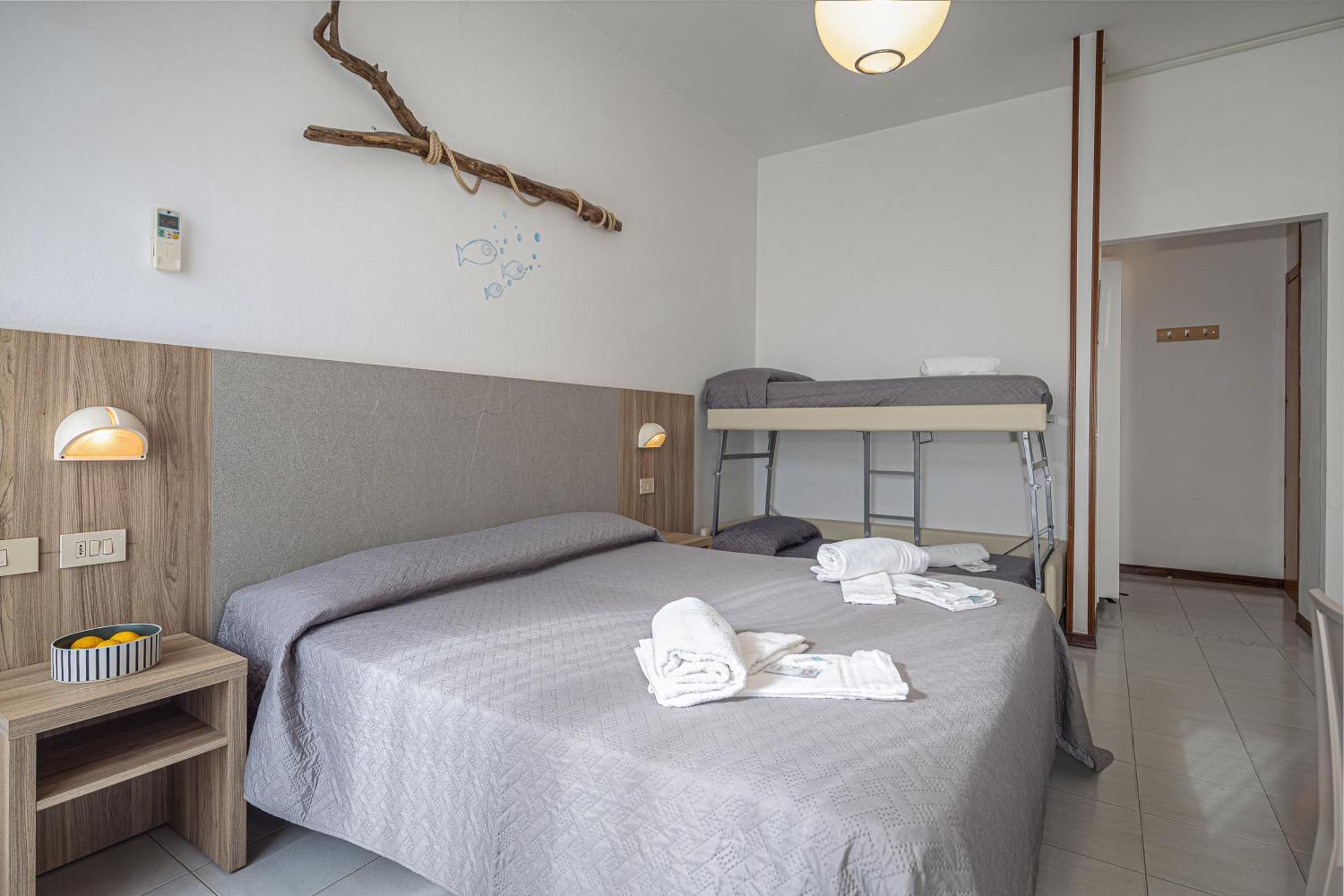 Hotel Astrid Cervia Luaran gambar