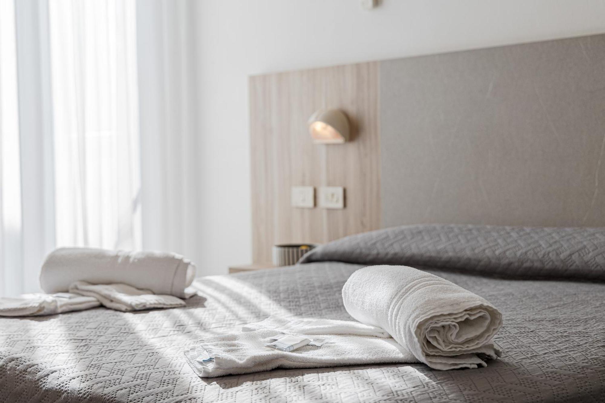 Hotel Astrid Cervia Luaran gambar