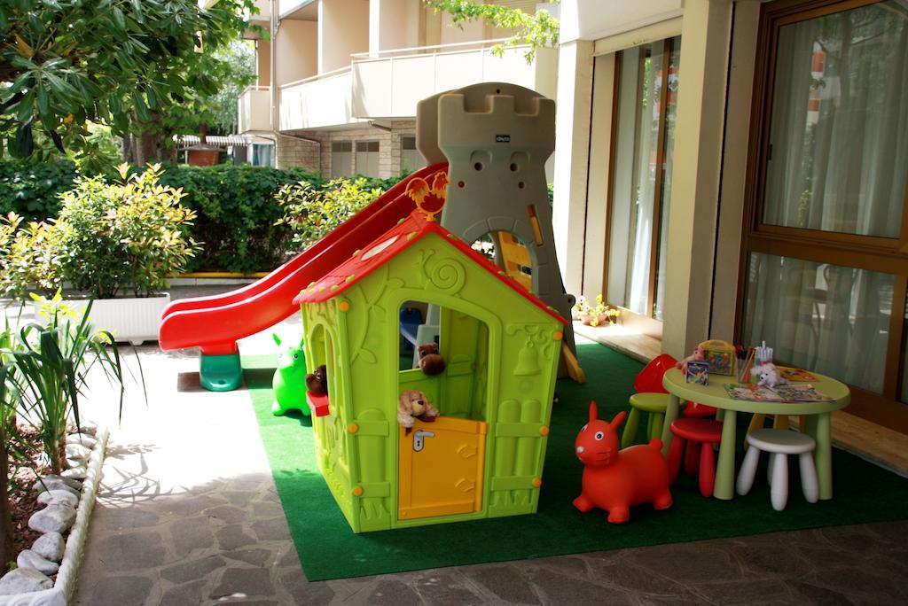 Hotel Astrid Cervia Luaran gambar