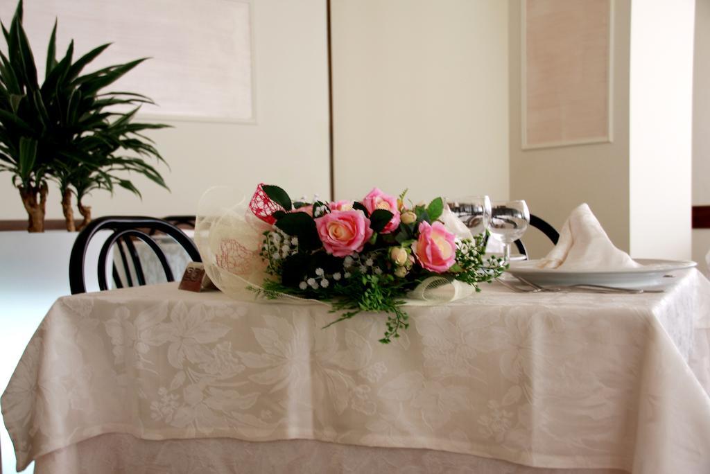 Hotel Astrid Cervia Luaran gambar