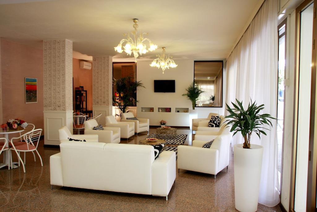 Hotel Astrid Cervia Luaran gambar